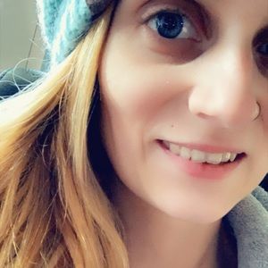 Meet your Posher, Casandra